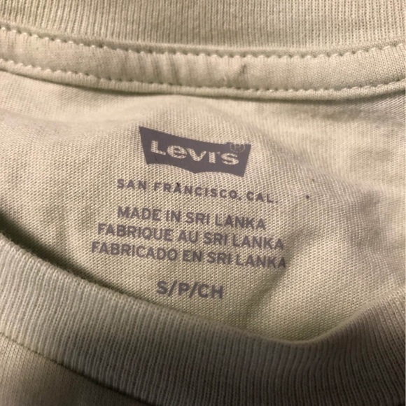 NWT Levi’s Neutral Cotton Tee - Picture 3 of 4